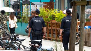 Bijuterii și bani furați de o rom&acirc;ncă &icirc;n Austria. T&acirc;năra, prinsă c&acirc;nd &icirc;ncerca să fugă din țară