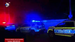 VIDEO Gelozia l-a &icirc;mpins spre un gest extrem. Un bărbat din Bacău și-a &icirc;njunghiat soția și apoi a vrut să se sinucidă