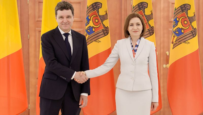 România așteaptă decizia Republicii Moldova de a solicita unirea 
