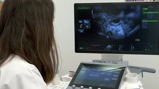 VIDEO &bdquo;Cred că a fost o pacientă de 23-24 de ani&rdquo;. Tot mai multe tinere la menopauză