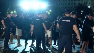 VIDEO Clanurile interlope, reglare de conturi &icirc;n fața poliției din Capitală