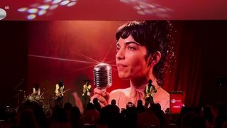 VIDEO Lolita Cercel, artista creată cu ajutorul inteligenței artificiale, a susținut primul concert &icirc;n fața publicului