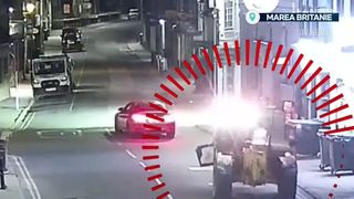 VIDE Jaf ca &icirc;n filme de acțiune! Bancomat, furat cu excavatorul 