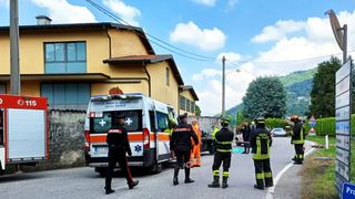Cadavrul unei femei, descoperit &icirc;n casă la două luni după moarte. Soțul și fiul locuiau cu ea, dar nu au anunțat decesul