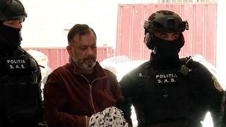VIDEO Maneliști terorizați de clanuri