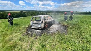 Scene incredibile &icirc;n Botoșani! O femeie a vrut să se răzbune pe sora sa și i-a incendiat mașina