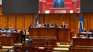 VIDEO Guvernul Veștea a picat la vot &icirc;n Parlament