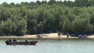 VIDEO Cadavru descoperit &icirc;n Dunăre! Pompierii căutau un bărbat care s-a răsturnat cu un skijet atunci c&acirc;nd au dat peste trupul ne&icirc;nsuflețit