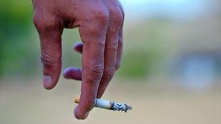 (P) Merită să treci la un vaporizator de tutun &icirc;n 2026? Comparație &icirc;ntre țigări, vapat și dispozitive cu tutun &icirc;ncălzit