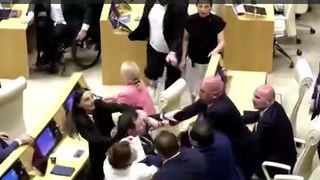 bataie &icirc;n Parlamentul Georgiei