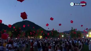 VIDEO &bdquo;Noapte dorințelor&rdquo;, eveniment inedit la Baia Mare. Mii de lampioane au fost lansate pe cer