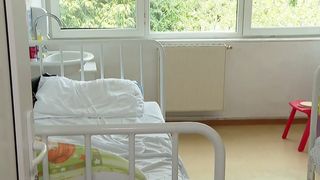 VIDEO Canicula face ravagii &icirc;n spitale. Pacienții și personalul medical se luptă cu temperaturile extreme: &rdquo;E foarte cald&rdquo;