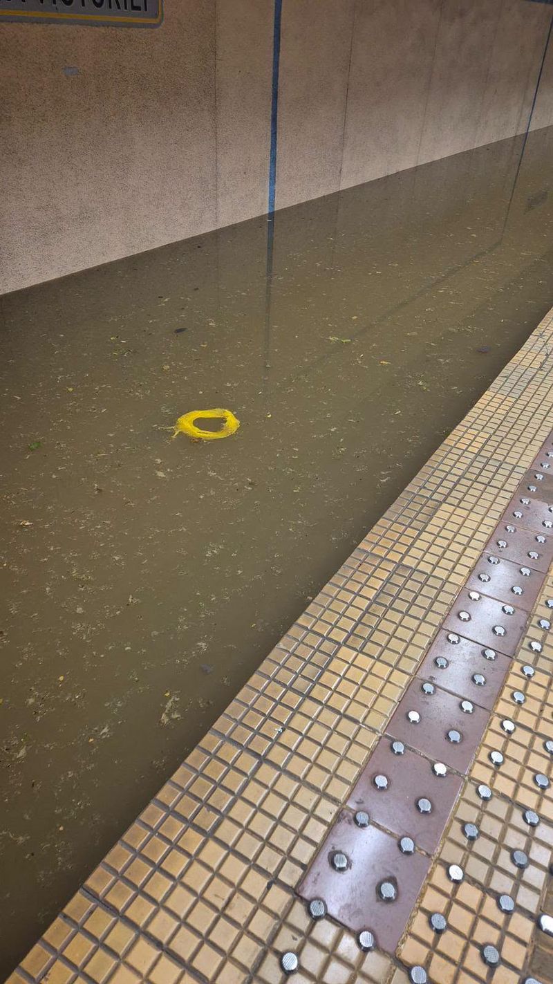 piata victoriei, inundatie metrou 