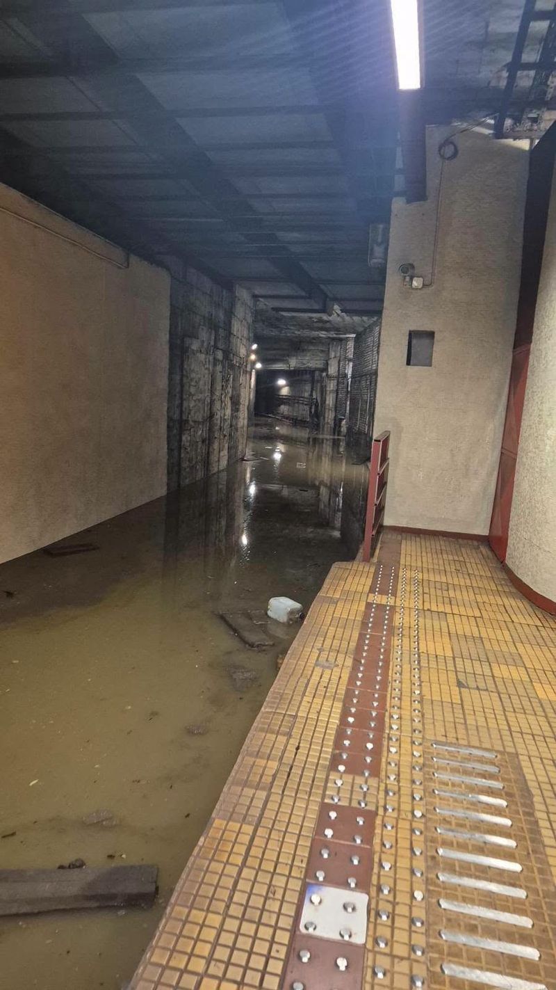 piata victoriei, inundatie metrou 