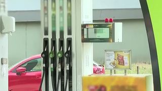 VIDEO Prețurile carburanților &icirc;n Rom&acirc;nia cresc după expirarea plafonării adaosului comercial. Ce se &icirc;nt&acirc;mplă la nivel global 