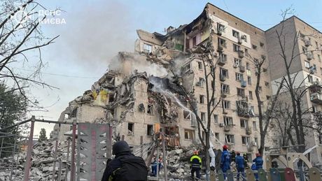VIDEO Atac masiv al Rusiei &icirc;n Kiev. Cel puțin 18 oameni au murit și 90 sunt răniți. Hotel cu oficiali europeni, &icirc;n flăcări. Zi de doliu &icirc;n Ucraina