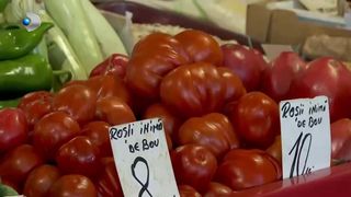 VIDEO &bdquo;Nu sunt bani&rdquo;. Scumpirile i-au făcut pe rom&acirc;ni să cumpere la bucată