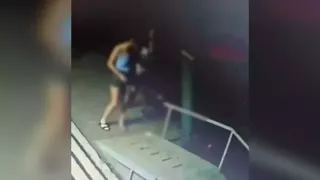 Un recidivist a violat o t&acirc;nără, &icirc;n Sectorul 2. Bărbatul și-a amenințat victima cu un cuțit, &icirc;ntr-o parcare