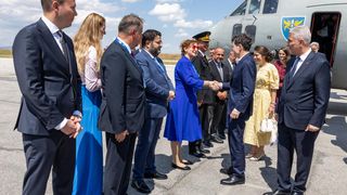 Președintele Nicușor Dan și Mirabela Grădinaru, sosirea oficială pe aeroportul din Ankara