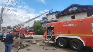 Incendiu &icirc;ntr-un bloc din Focșani. Locatarii au ieșit de urgență din clădire