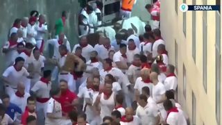 VIDEO Mii de participanți la cursele cu tauri din cadrul festivalului San Fermin din Pamplona