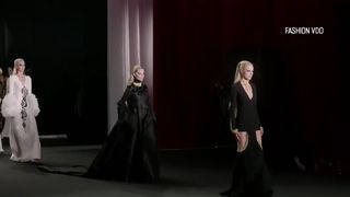 Prezentări de modă spectaculoase la Paris