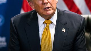 Iranul a planificat să-l asasineze pe Donald Trump. Motivul pentru care liderul SUA a schimbat avionul la plecarea din Ankara