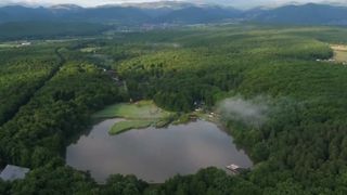 VIDEO Claca la Muzeul Astra: Sibienii și turiștii se unesc pentru a cosi iarba &icirc;n cel mai mare muzeu &icirc;n aer liber din Europa