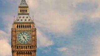 VIDEO Rom&acirc;nii din Marea Britanie, printre cei mai activi angajați. De la prejudecăți la contribuții esențiale &icirc;n economia Regatului