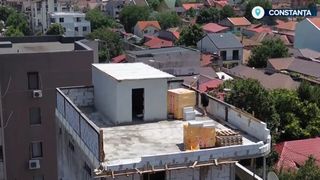 VIDEO Misterul casei de pe acoperișul unui bloc din Constanța