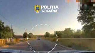 VIDEO T&acirc;năr fără permis și băut, urmărit de poliție pe un drum național aglomerat din Dolj