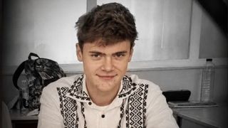 Mirel a murit la doar 17 ani, după ce a căzut de la 7 metri &icirc;nălțime. Mergea cu bicicleta pe o punte degradată atunci c&acirc;nd s-a petrecut tragedia