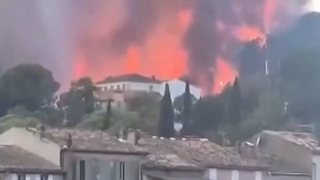 VDIEO Sudul Franței, &icirc;n flăcări. Incendii devastatoare afectează Coasta de Azur și Insula Corsica