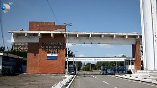VIDEO Criza combinatului siderurgic din Galați afectează &icirc;ntreaga economie locală. Oamenii nu și-au mai primit banii de c&acirc;teva luni: &bdquo;E foarte greu&rdquo;