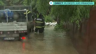 VIDEO Inundații și viituri &icirc;n județele Prahova și D&acirc;mbovița: Pompierii, intervenții de urgență