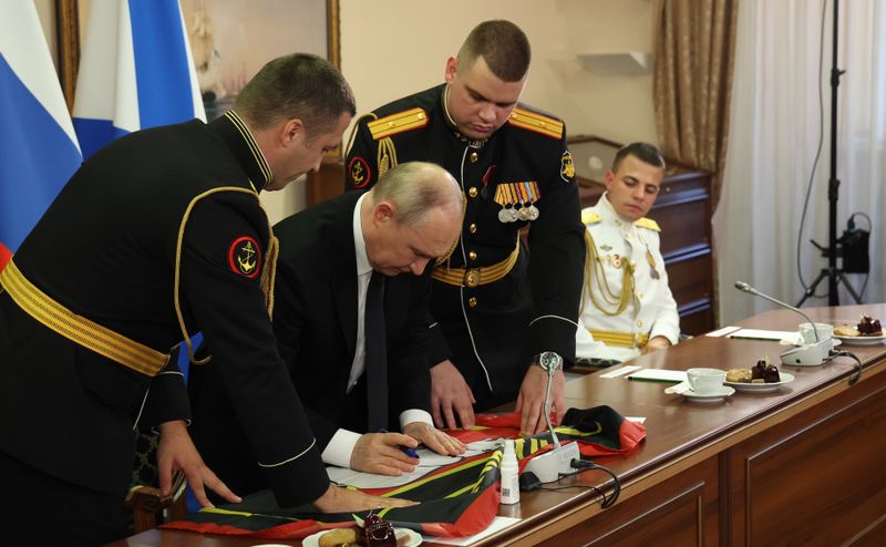 Vladimir Putin, întâlnire cu soldații din Marina Rusiei