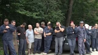 VIDEO Sute de angajați din mai multe județe răm&acirc;n fără locuri de muncă. Proteste, &icirc;nchideri de fabrici și o criză economică majoră