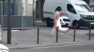 VIDEO Atac șocant pe stradă! Trei femei, inclusiv o gravidă, &icirc;njunghiate. Două sunt &icirc;n stare critică