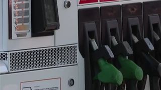 VIDEO Prețul carburanților, &icirc;n creștere. Motorina a depășit 10 lei/litru