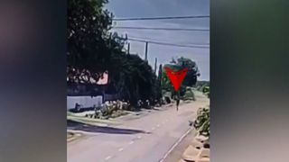 VIDEO Misterul obiectului căzut din cer care a lovit un copil de 12 ani &icirc;n Galați. Coincidența care dă fiori