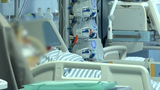 VIDEO Vacanța la mare a dus-o &icirc;n pragul morții. O t&acirc;nără de 18 ani din Craiova, &icirc;n stare critică din cauza unei infecții rare