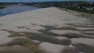 VIDEO Dunărea, &icirc;nghițită de conspirații. Nivelul scăzut st&acirc;rnește teorii 