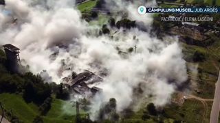 VIDEO Fosta uzină din C&acirc;mpulung, demolată prin detonare controlată