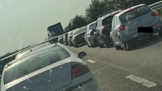 Carambol pe A2, &icirc;n drum spre mare, după ce 6 mașini s-au ciocnit! O persoană a avut nevoie de &icirc;ngrijiri medicale