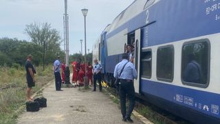 T&acirc;nără de 19 ani, lovită de tren &icirc;n gara Mangalia! Avea căștile &icirc;n urechi &icirc;n momentul accidentului