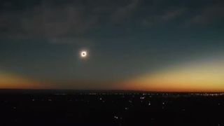 VIDEO Pregătiri intense pentru eclipsa totală de soare