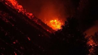 VIDEO Vulcanul Etna &icirc;nchide aeroportul din Catania &icirc;n plin sezon de vacanțe