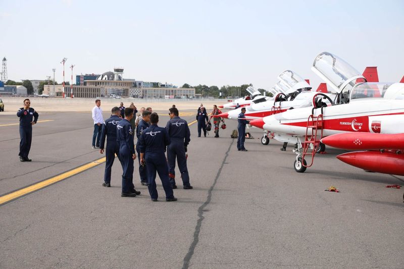 Turkish Stars pe Aeroportul Băneasa
