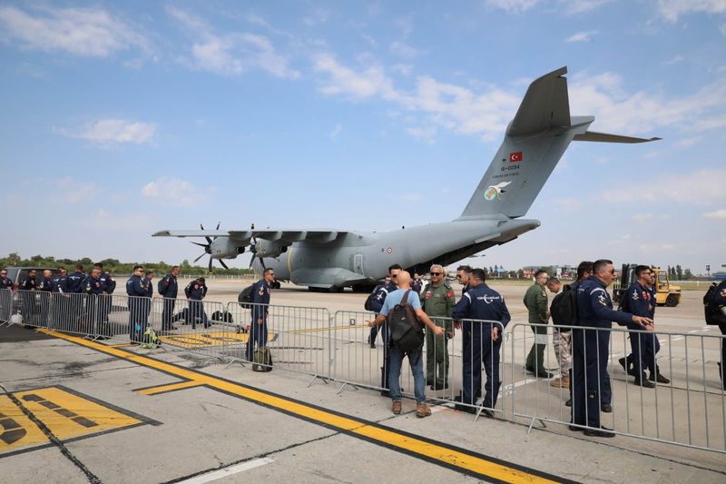 Airbus A400M, aeronava de suport pentru Türk Yıldızları