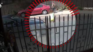 VIDEO Accident tragic &icirc;n Alexandria: o fetiță de 10 ani lovită mortal de o mașină. Copila, transportată de urgență la un spital din București